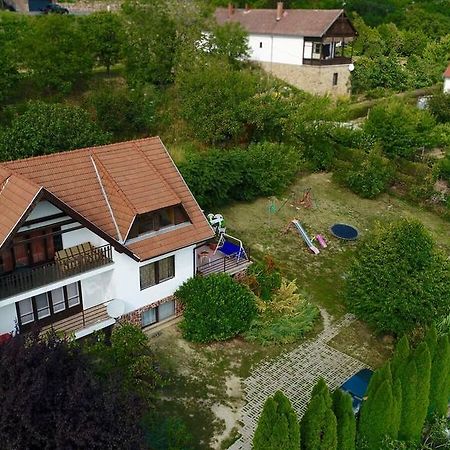 Апартаменты Kekturas-Tora Nyilo Badacsonyi Privat Berlemeny Бадачоньтомай Экстерьер фото