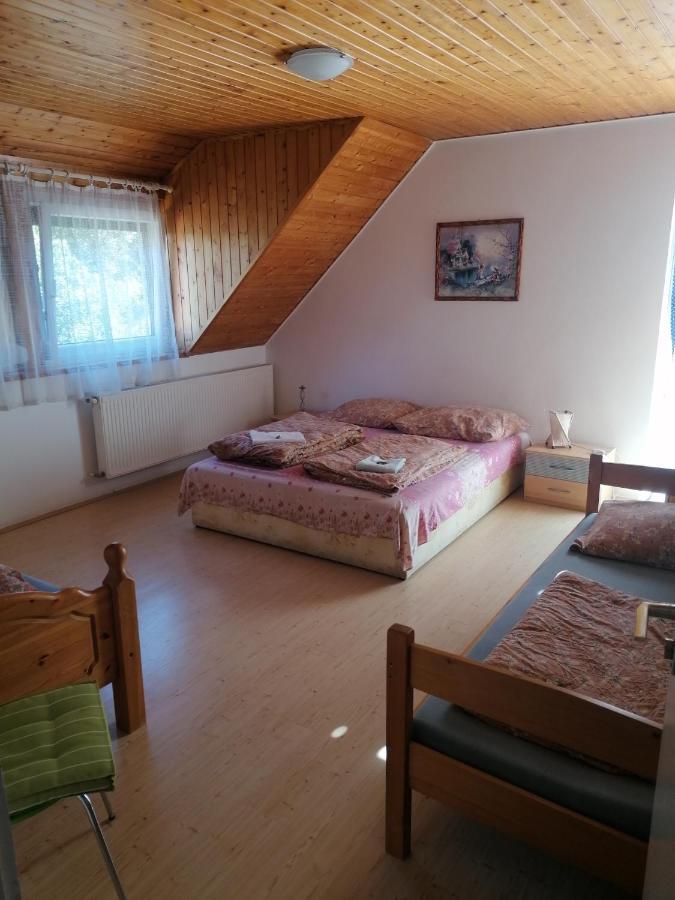 Апартаменты Kekturas-Tora Nyilo Badacsonyi Privat Berlemeny Бадачоньтомай Экстерьер фото