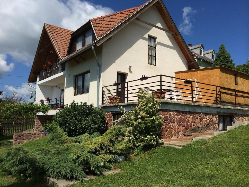 Апартаменты Kekturas-Tora Nyilo Badacsonyi Privat Berlemeny Бадачоньтомай Экстерьер фото
